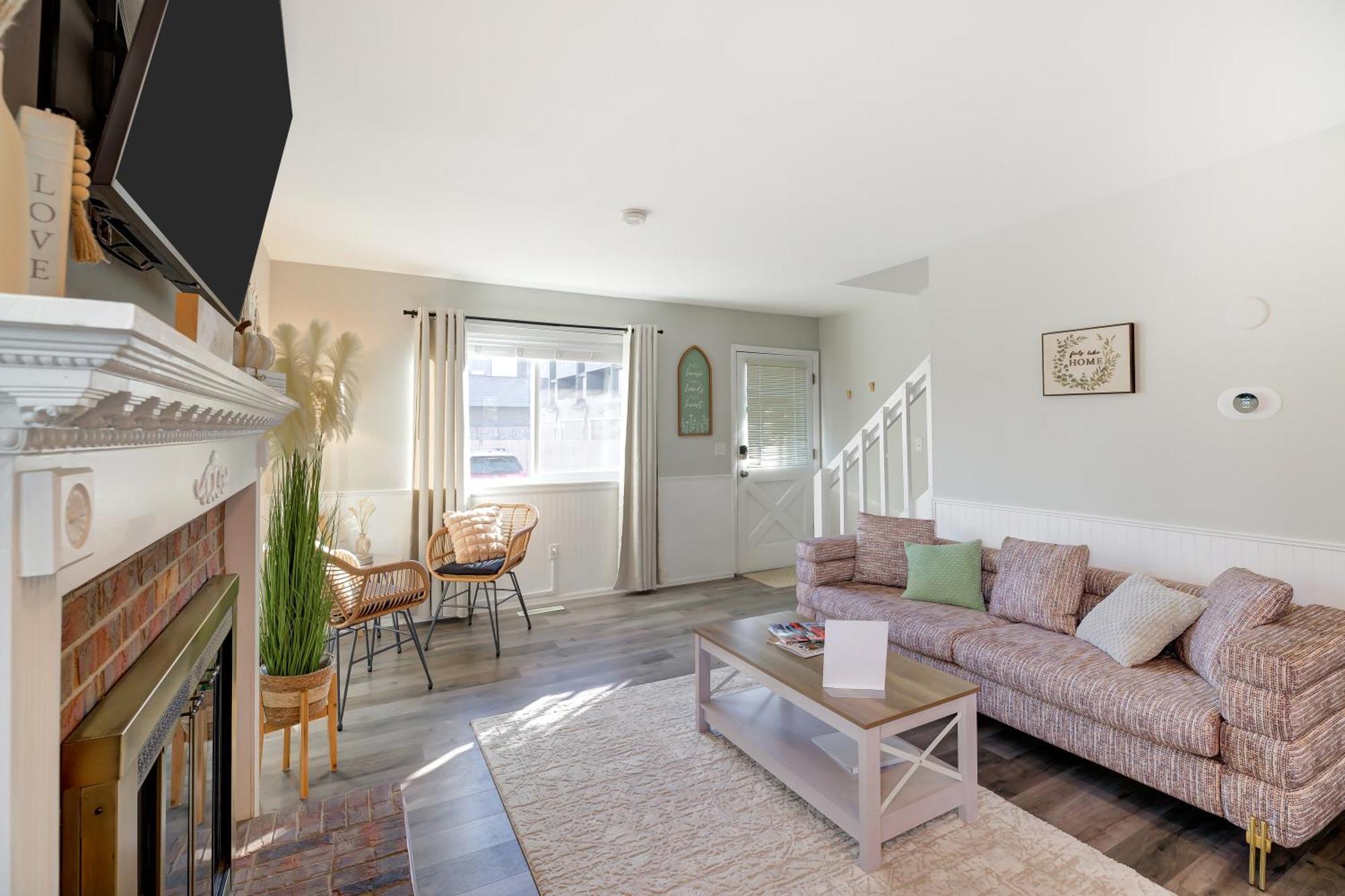 Comfy Family-Size Townhome 2Br-5 People Near Old Town Arvada-10Min Walk المظهر الخارجي الصورة
